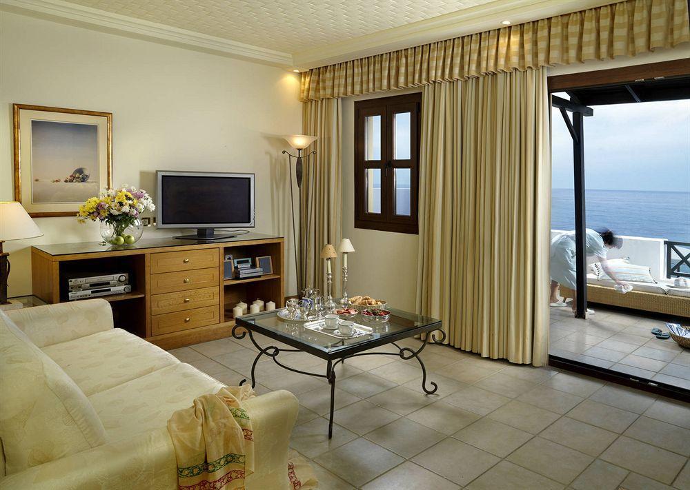 Royal Beach Hotel Аркаса Екстериор снимка